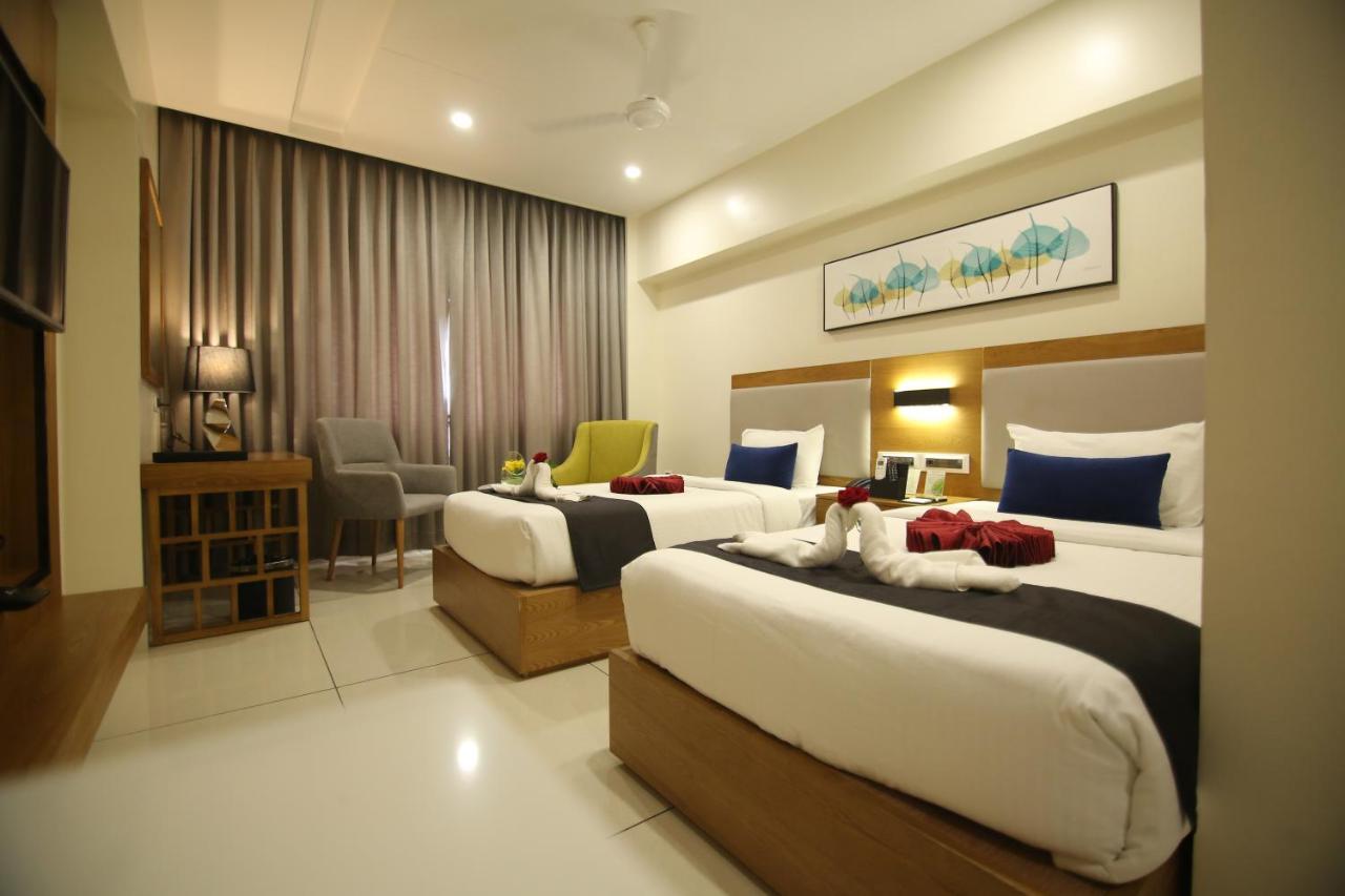 Sri Sri Sri Hotel Khammam Exteriér fotografie