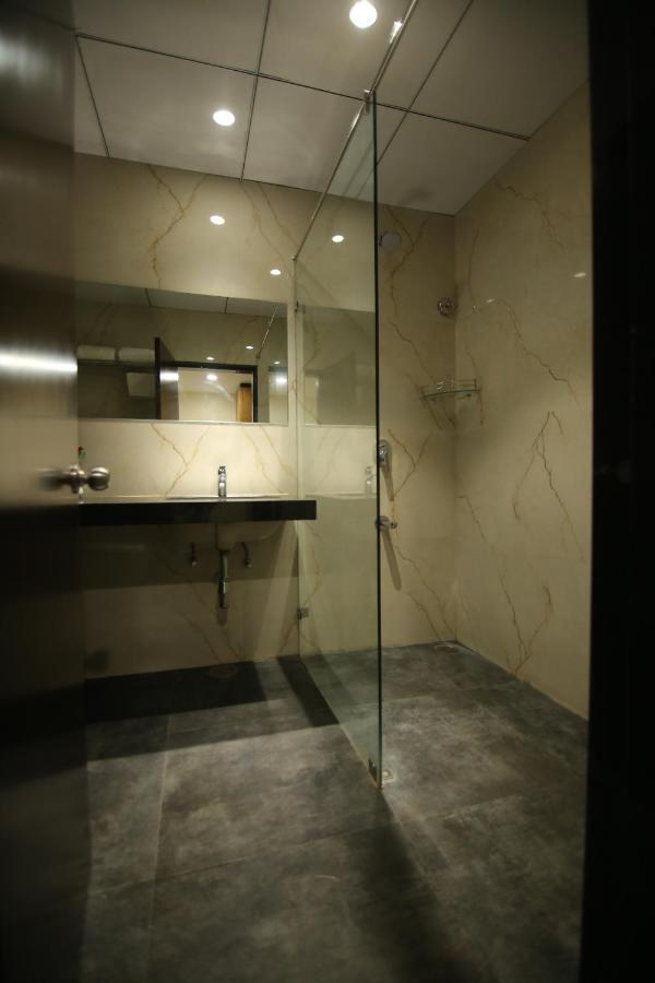 Sri Sri Sri Hotel Khammam Exteriér fotografie