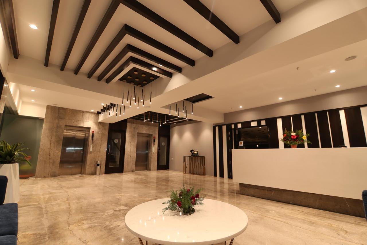 Sri Sri Sri Hotel Khammam Exteriér fotografie