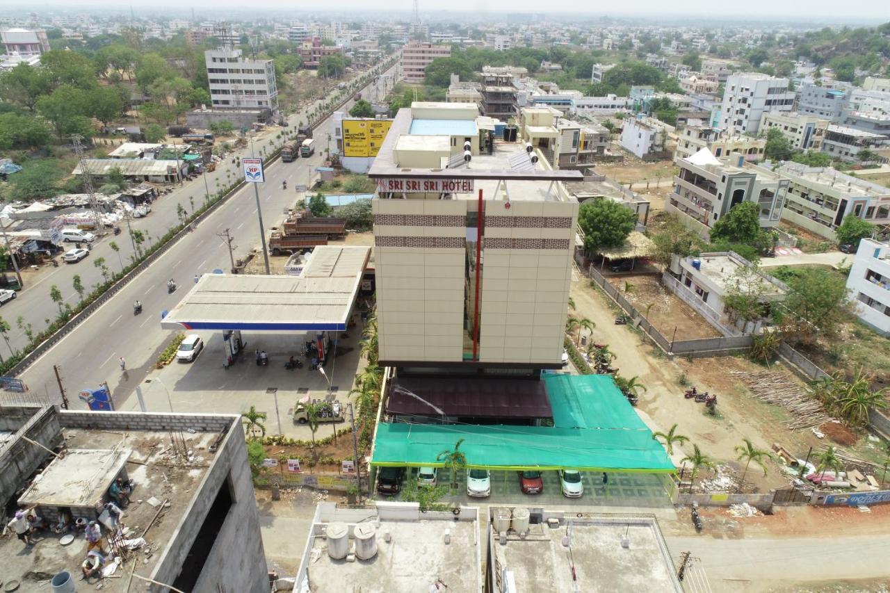 Sri Sri Sri Hotel Khammam Exteriér fotografie