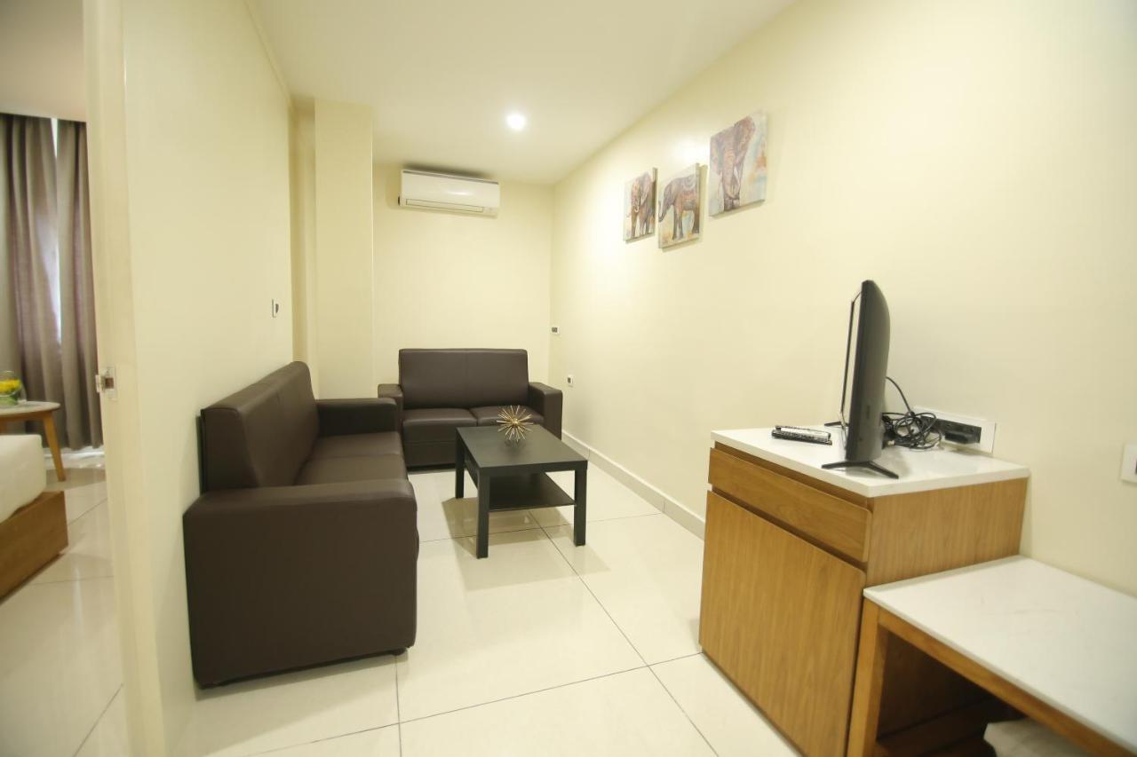 Sri Sri Sri Hotel Khammam Exteriér fotografie
