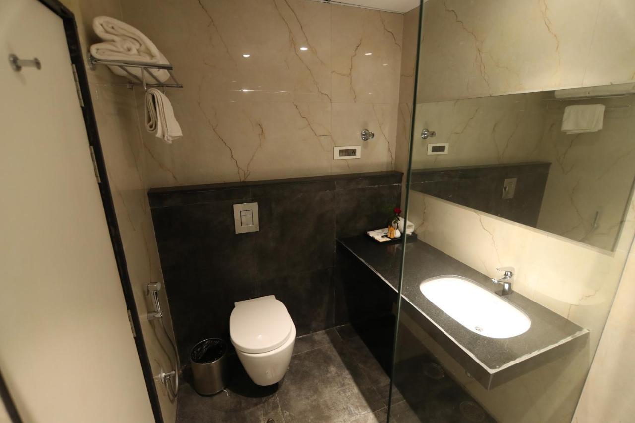 Sri Sri Sri Hotel Khammam Exteriér fotografie